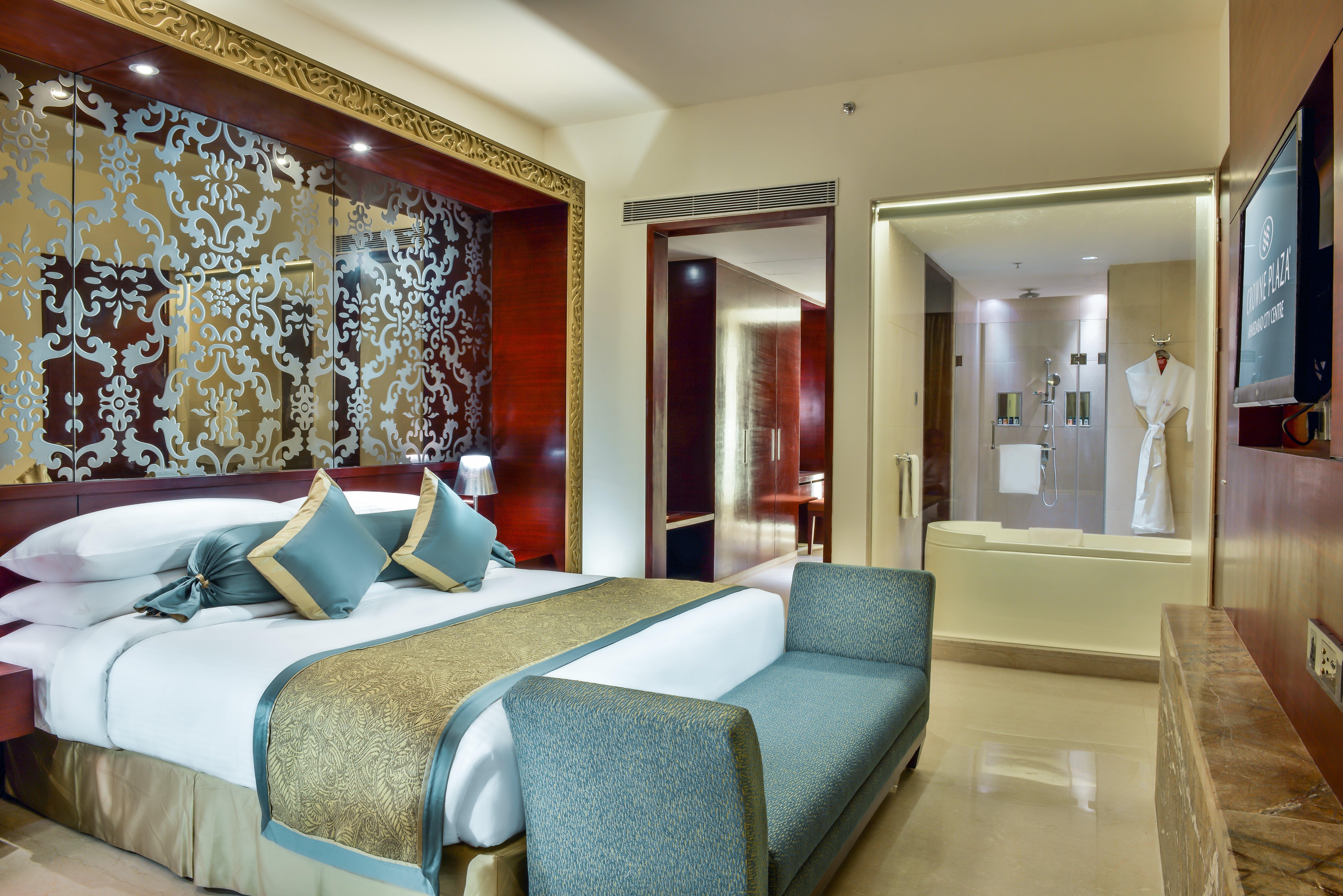 Crowne Plaza Ahmedabad City Centre By Ihg מראה חיצוני תמונה