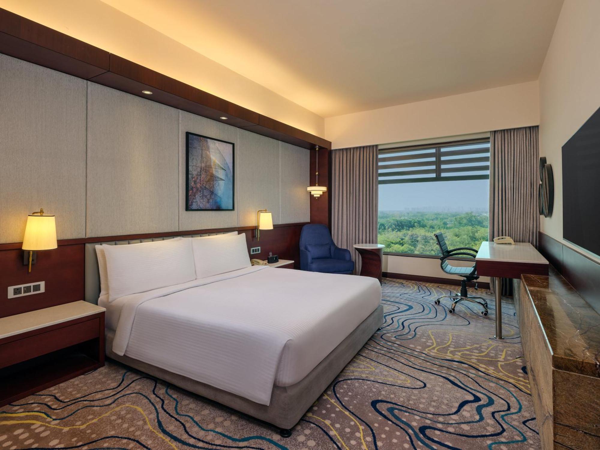 Crowne Plaza Ahmedabad City Centre By Ihg מראה חיצוני תמונה
